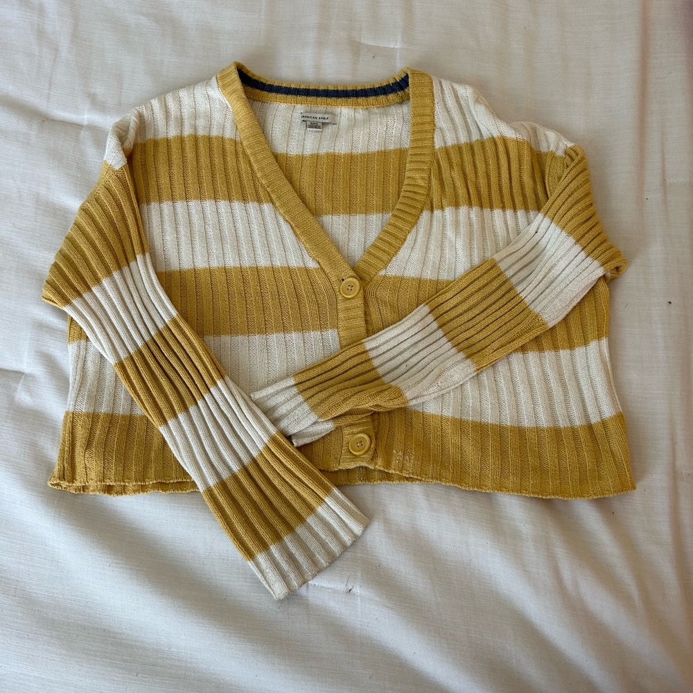 American Eagle V-neck Sweater | Yellow & White Buttoned